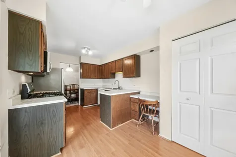256 Southwick Court Vernon Hills IL 60061