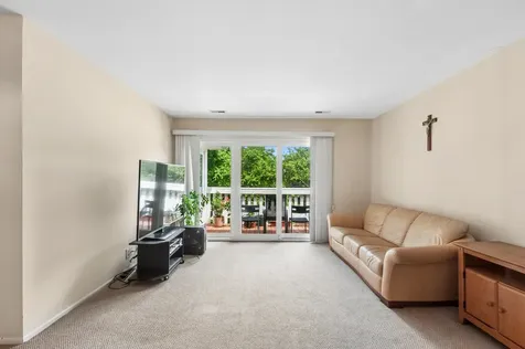 256 Southwick Court Vernon Hills IL 60061