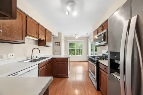 256 Southwick Court Vernon Hills IL 60061