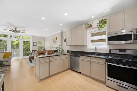 840 North Wood Street Chicago IL 60622