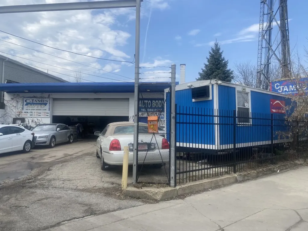 3452 North Elston Avenue Chicago IL 60618