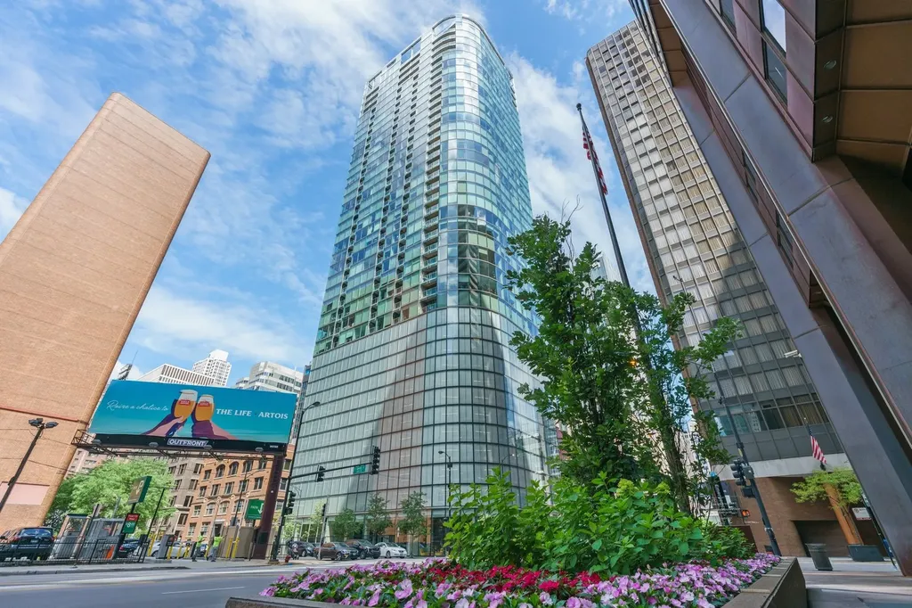 600 North Fairbanks Court Chicago IL 60611