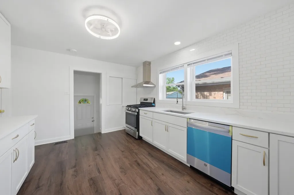 415 West 95th Place Chicago IL 60628