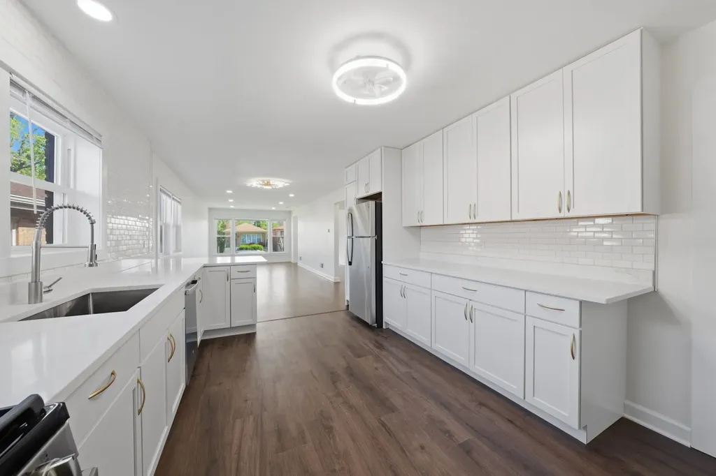 415 West 95th Place Chicago IL 60628