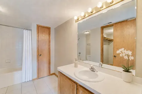 8809 South 79th Avenue Hickory Hills IL 60457