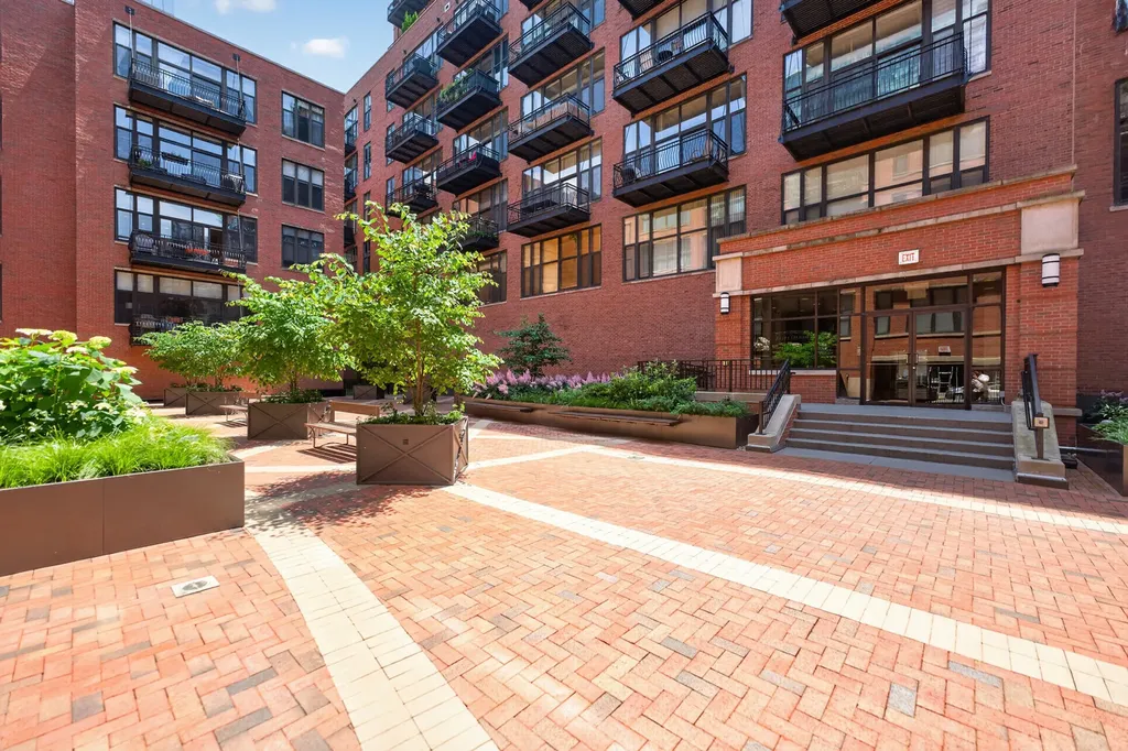 333 West Hubbard Street Chicago IL 60610