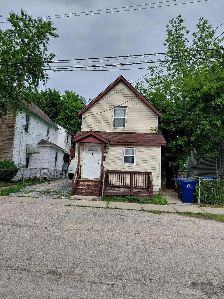 235 South West Street Waukegan IL 60085