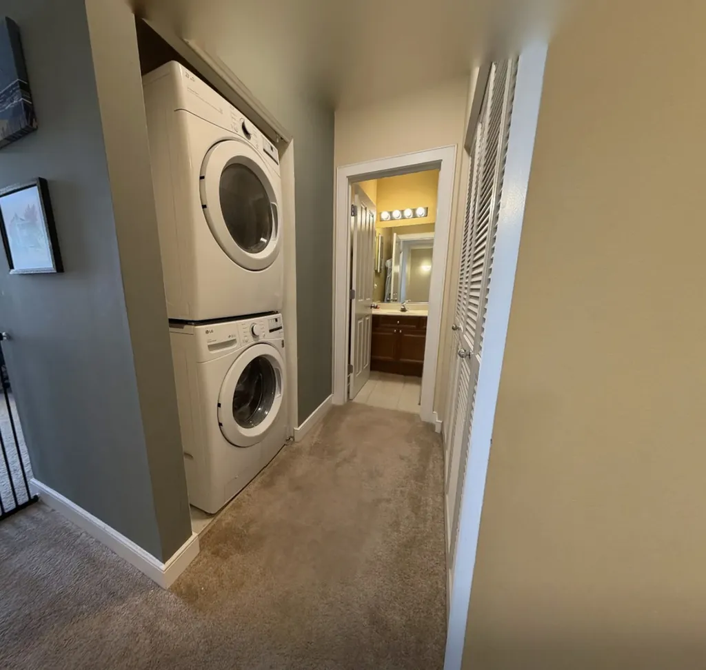 2917 North Claremont Avenue Chicago IL 60618