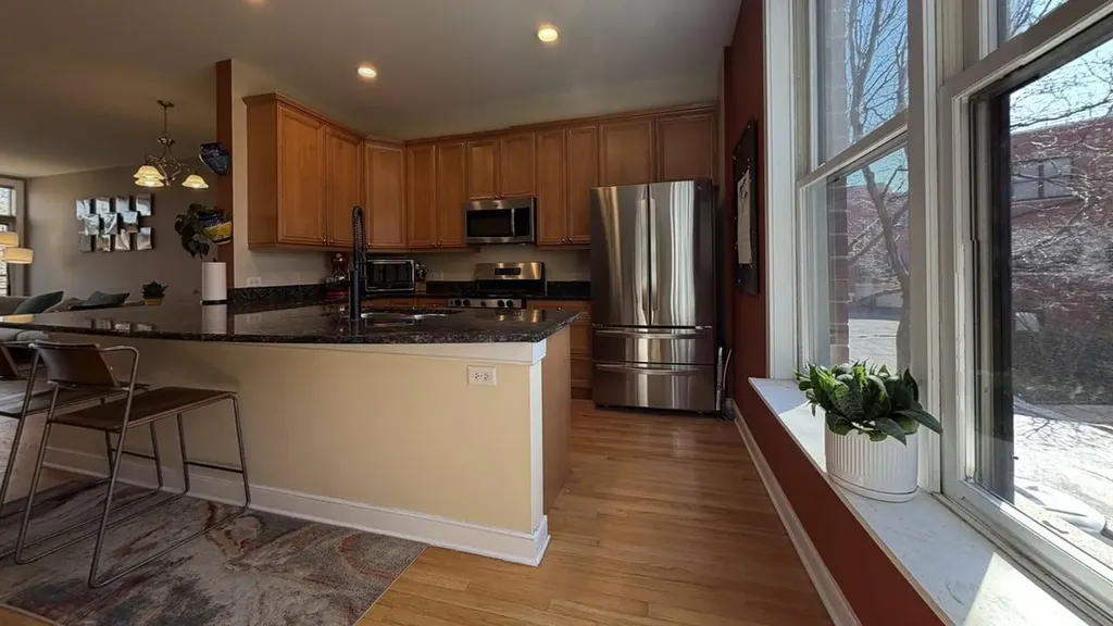 2917 North Claremont Avenue Chicago IL 60618