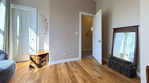 2917 North Claremont Avenue Chicago IL 60618