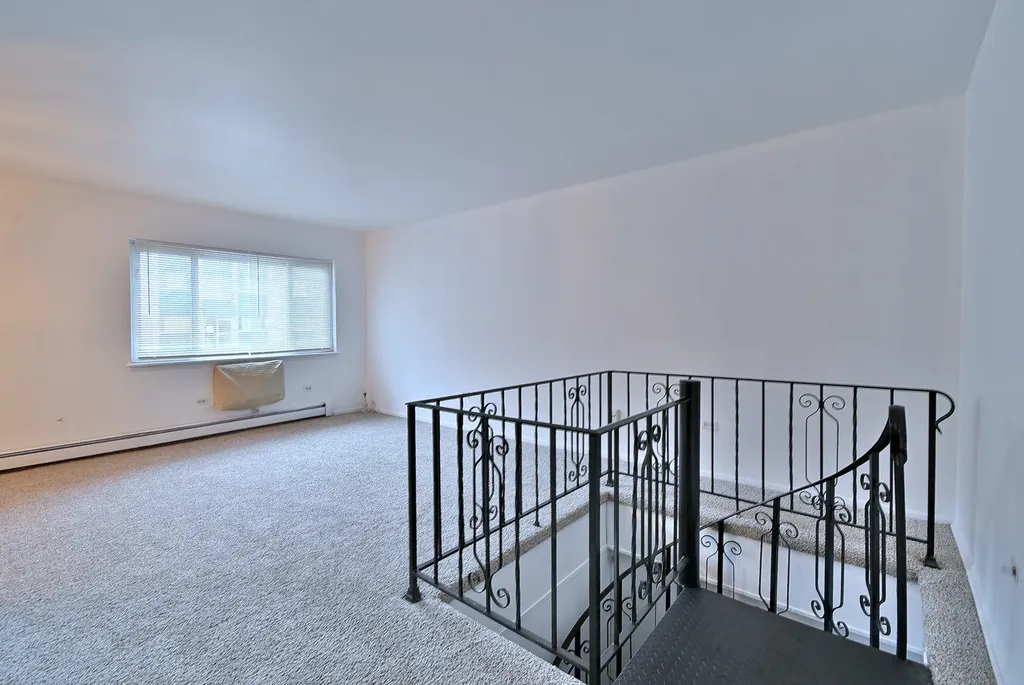 8637 1/2 West Foster Avenue Chicago IL 60656