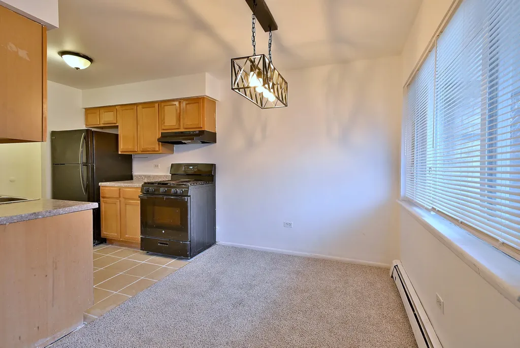 8637 1/2 West Foster Avenue Chicago IL 60656