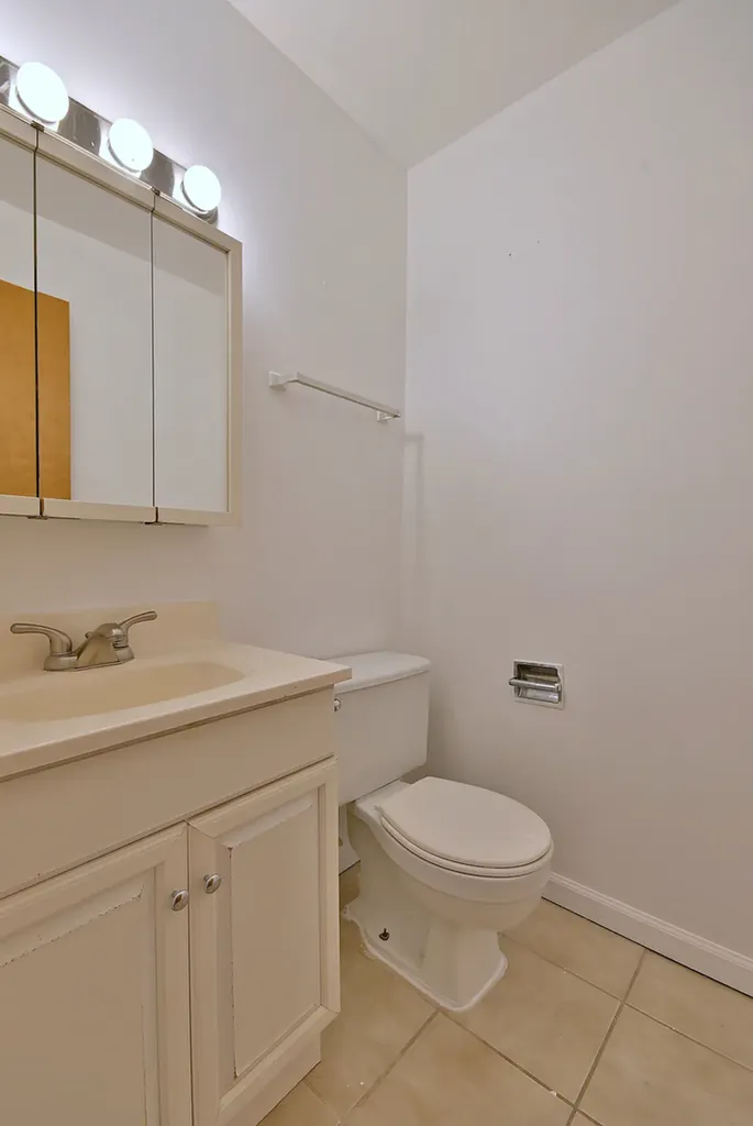 8637 1/2 West Foster Avenue Chicago IL 60656
