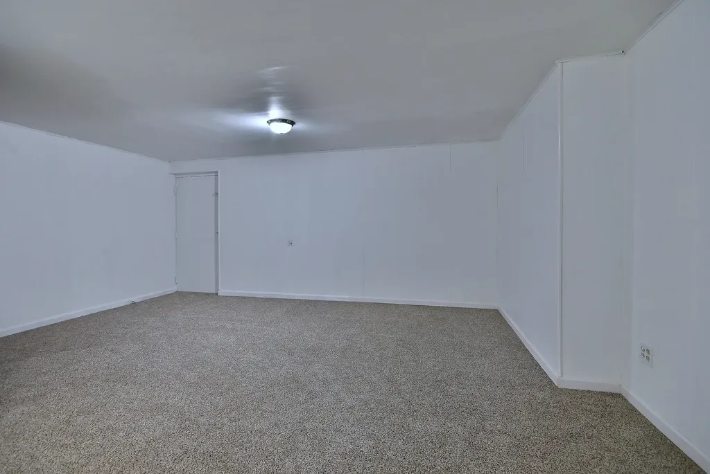 8637 1/2 West Foster Avenue Chicago IL 60656