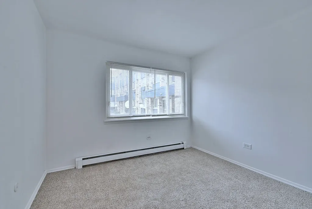 8637 1/2 West Foster Avenue Chicago IL 60656
