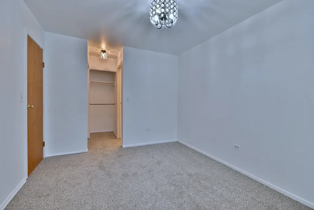 8637 1/2 West Foster Avenue Chicago IL 60656