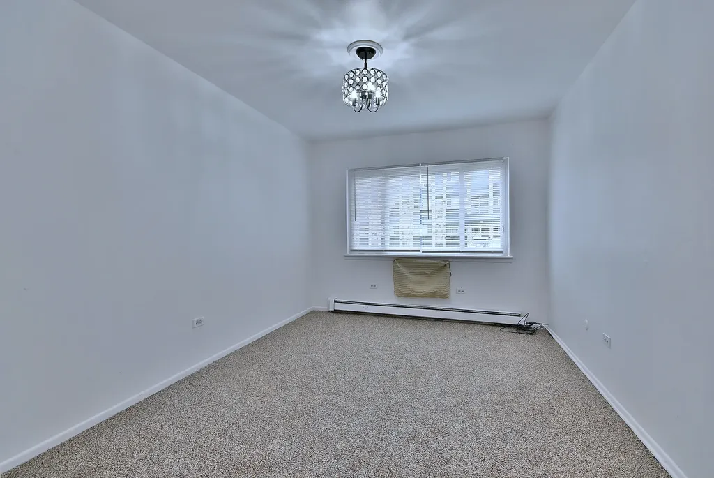 8637 1/2 West Foster Avenue Chicago IL 60656