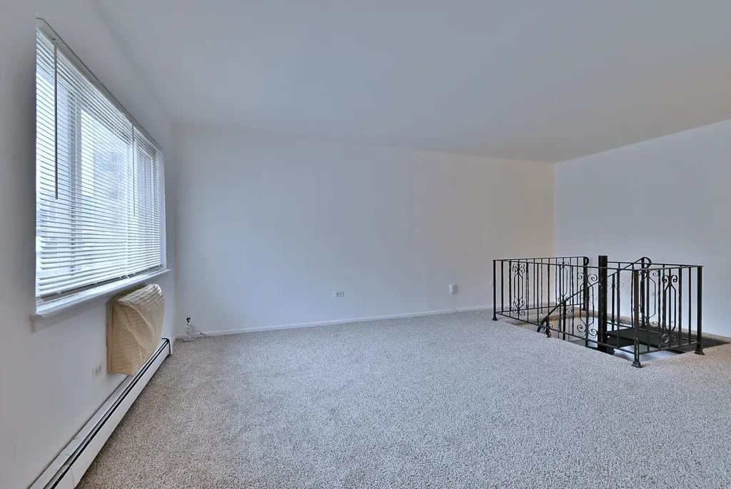 8637 1/2 West Foster Avenue Chicago IL 60656