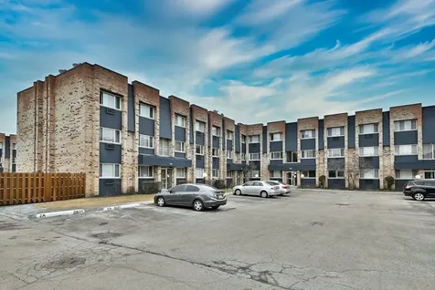 8637 1/2 West Foster Avenue Chicago IL 60656