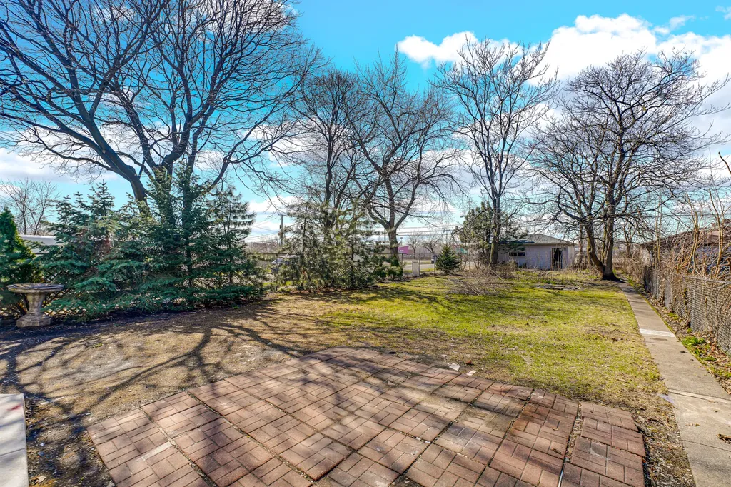 8758 South Wabash Avenue Chicago IL 60619