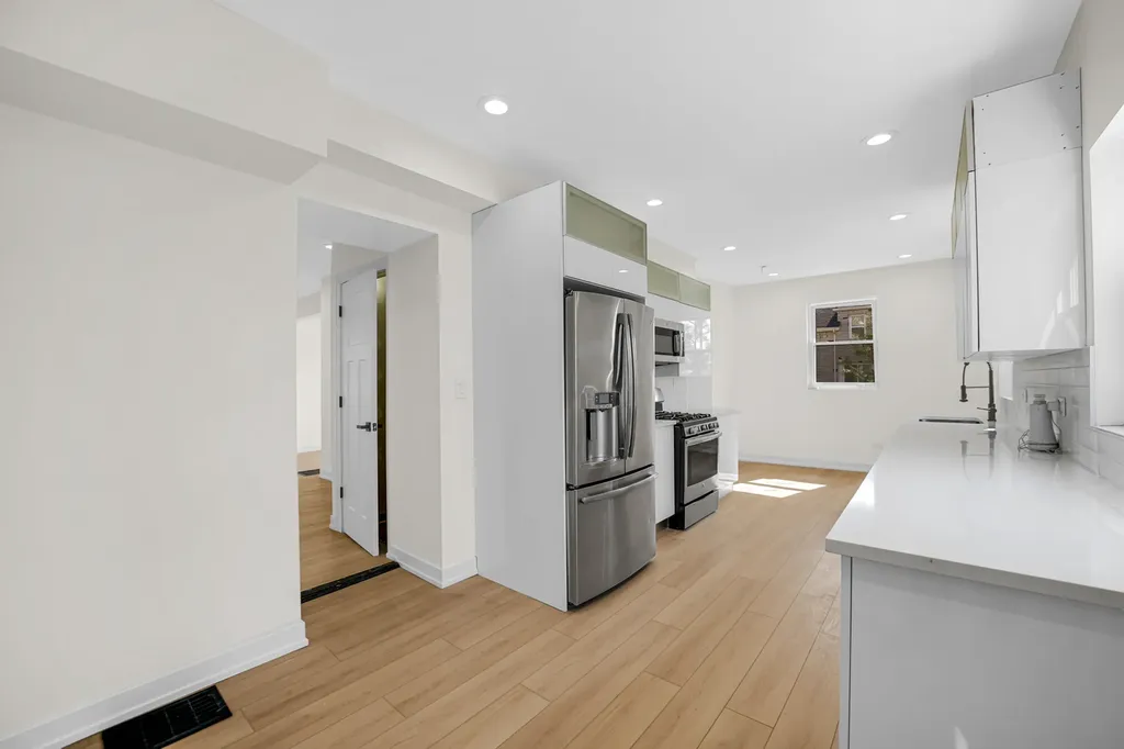 8758 South Wabash Avenue Chicago IL 60619