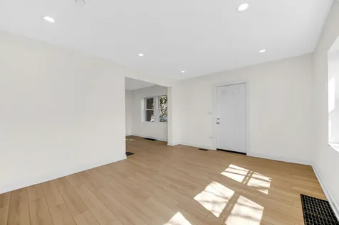 8758 South Wabash Avenue Chicago IL 60619