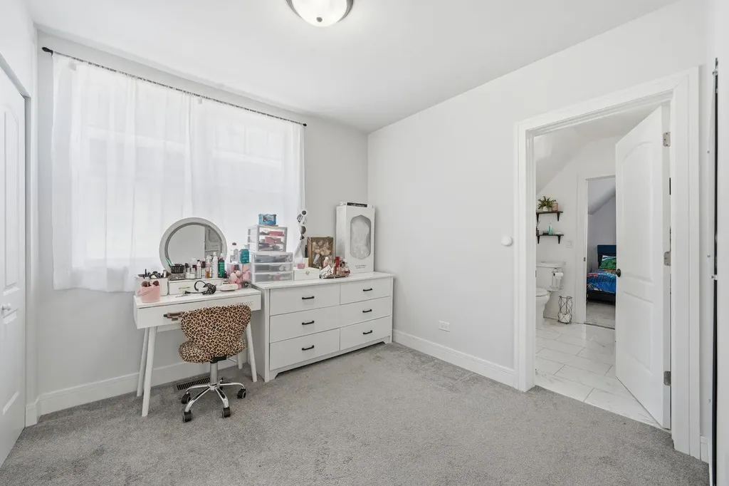 945 North Lawler Avenue Chicago IL 60651