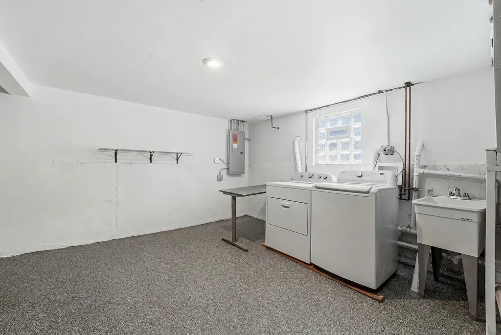 945 North Lawler Avenue Chicago IL 60651