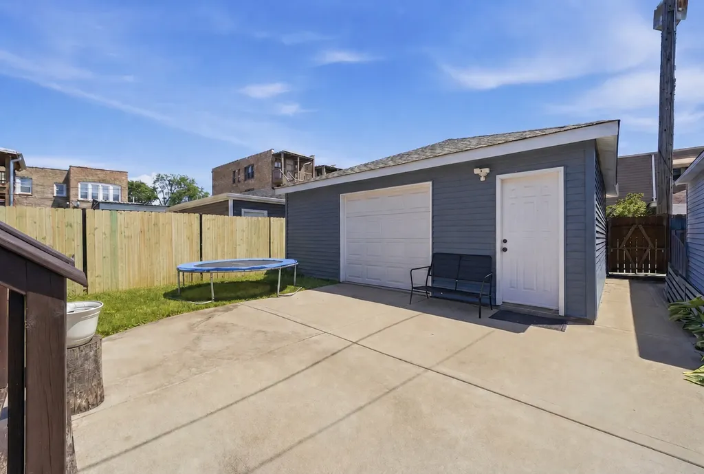 945 North Lawler Avenue Chicago IL 60651