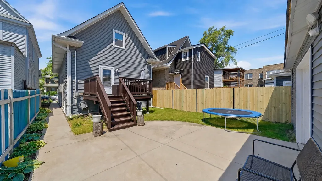 945 North Lawler Avenue Chicago IL 60651