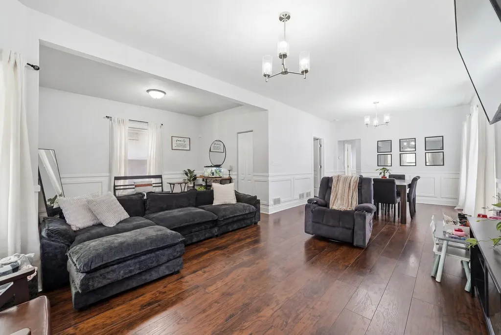 945 North Lawler Avenue Chicago IL 60651
