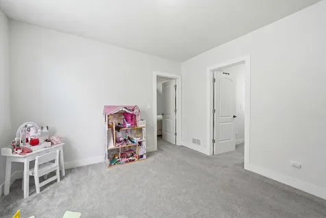 945 North Lawler Avenue Chicago IL 60651