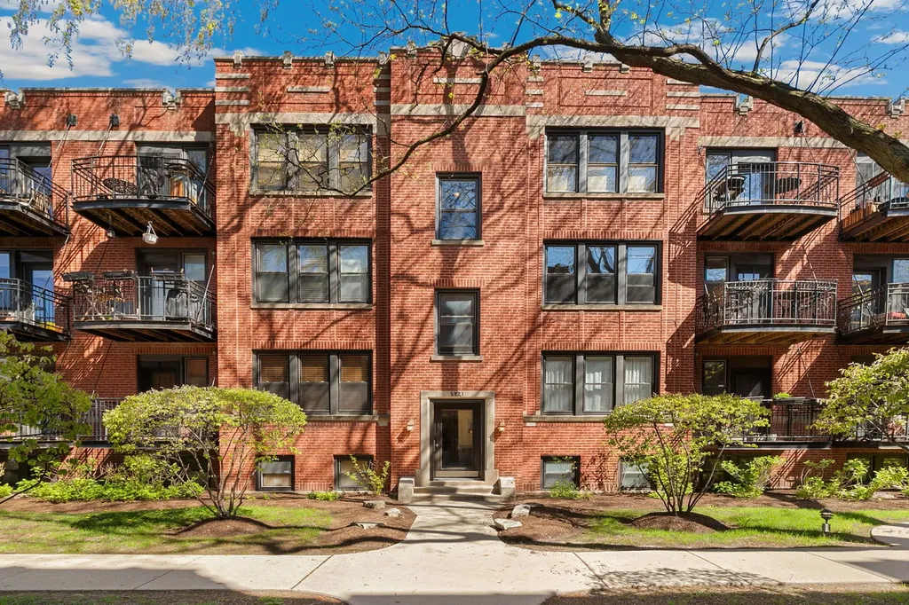 5921 North Paulina Street Chicago IL 60660