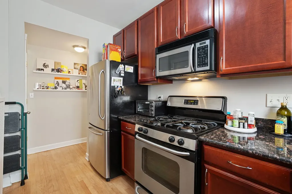 5921 North Paulina Street Chicago IL 60660
