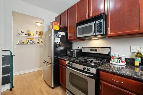 5921 North Paulina Street Chicago IL 60660