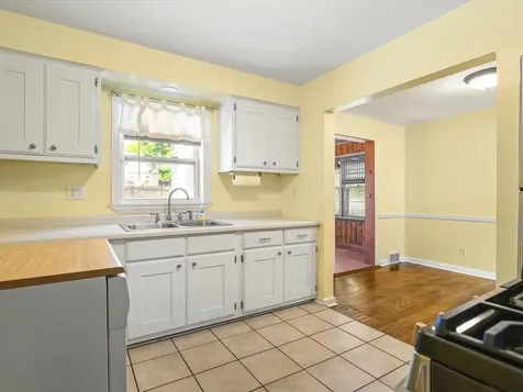 2520 19TH Avenue Rockford IL 61108