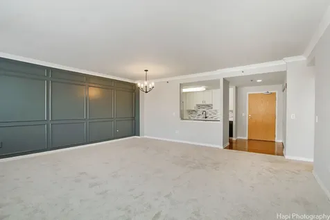 77 South Evergreen Avenue Arlington Heights IL 60005