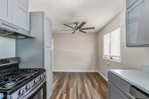 226 33RD Avenue Moline IL 51265