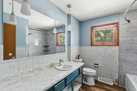 226 33RD Avenue Moline IL 51265