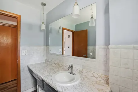 226 33RD Avenue Moline IL 51265