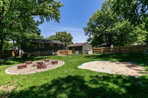 226 33RD Avenue Moline IL 51265