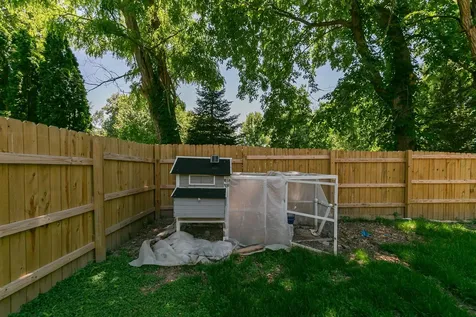 226 33RD Avenue Moline IL 51265