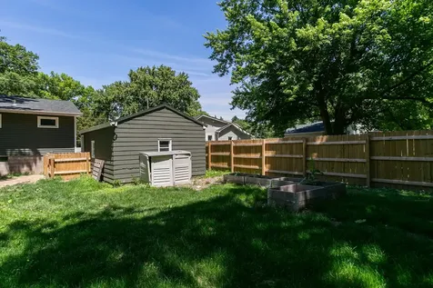 226 33RD Avenue Moline IL 51265