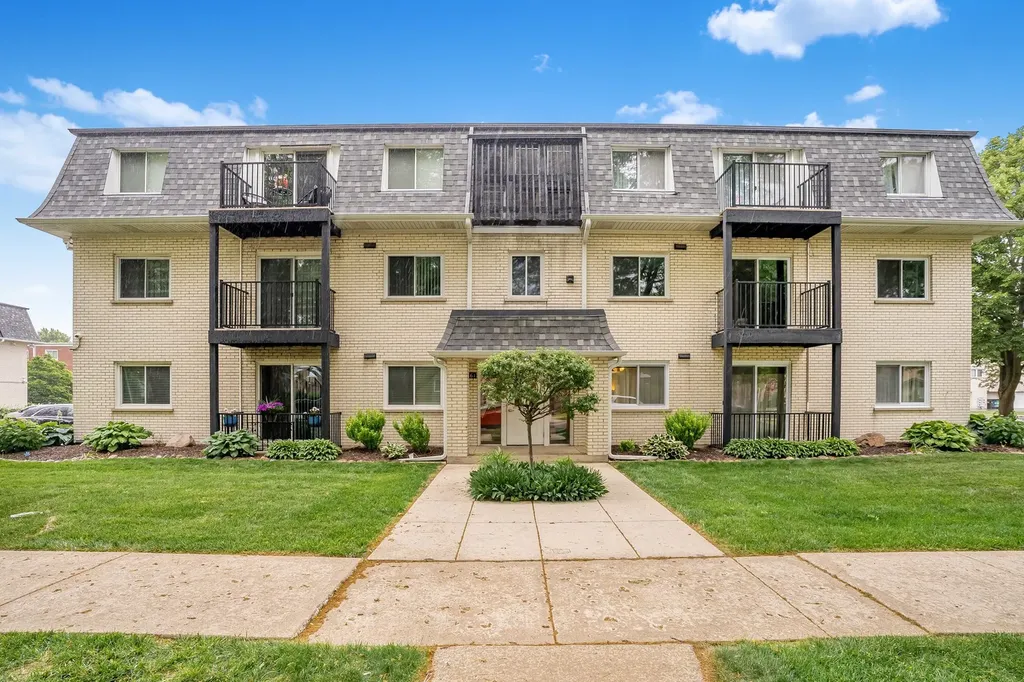 9661 South Karlov Avenue Oak Lawn IL 60453