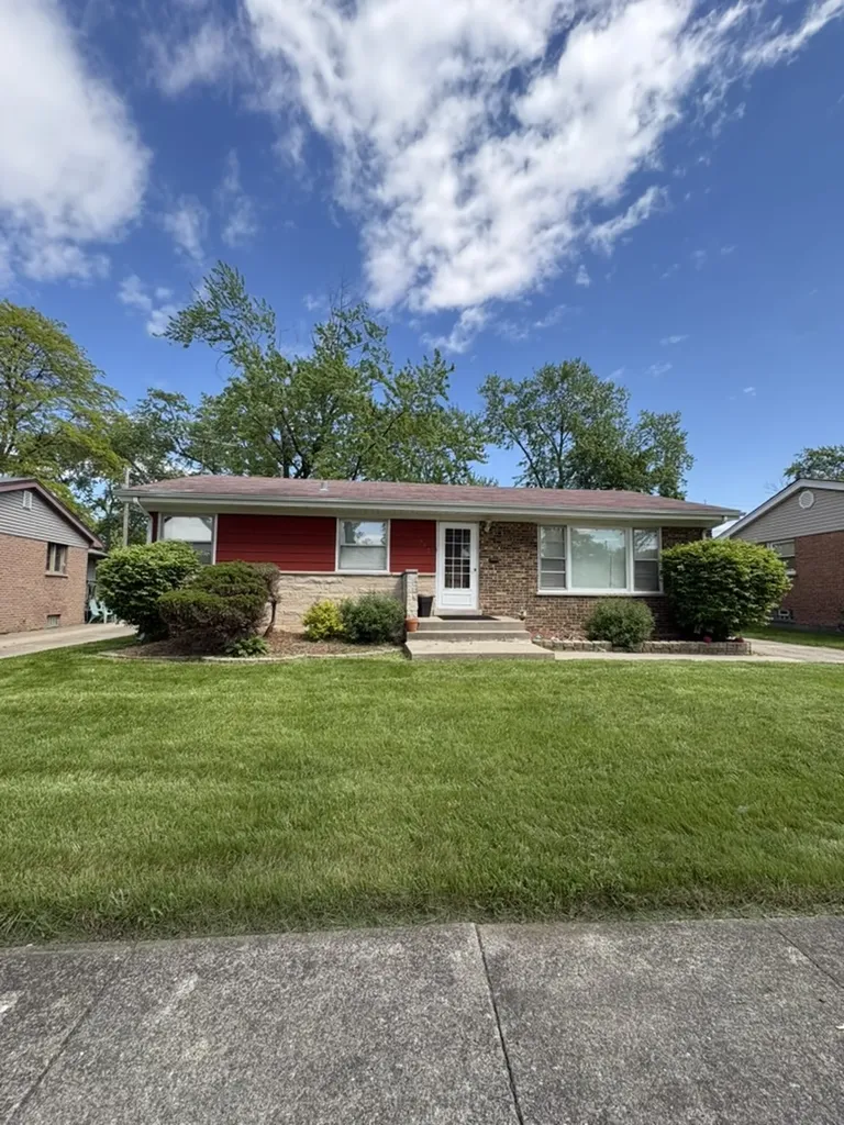 443 Grosvenor Place Chicago Heights IL 60411