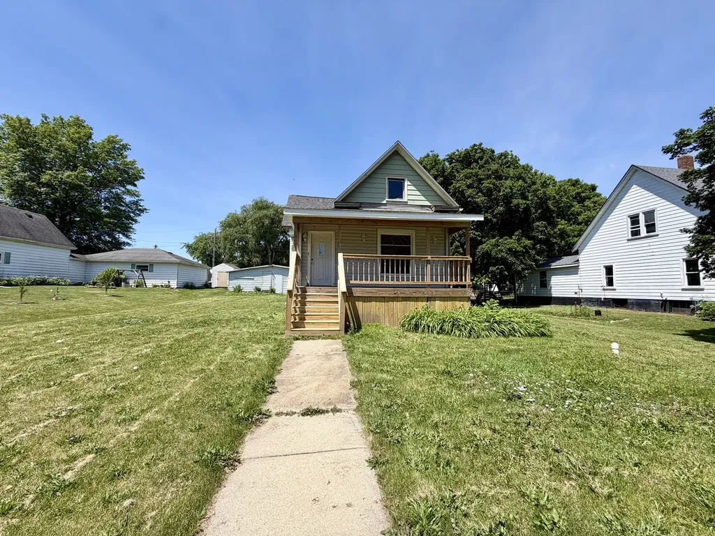 38 Maple Street Saunemin IL 61769