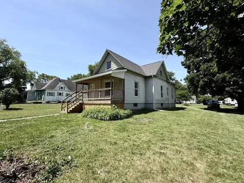 38 Maple Street Saunemin IL 61769