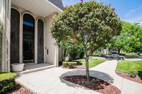 4041 West 97th Street Oak Lawn IL 60453