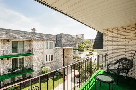 4041 West 97th Street Oak Lawn IL 60453