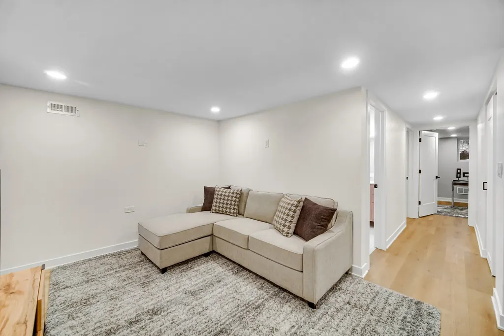 1952 North Bissell Street Chicago IL 60614